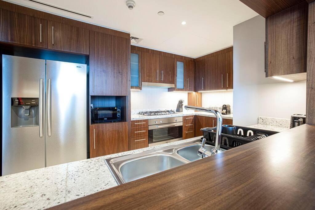 Magnificent Brand New Lux 3Br Burj & Fountain View Apartment Dubai Exterior foto
