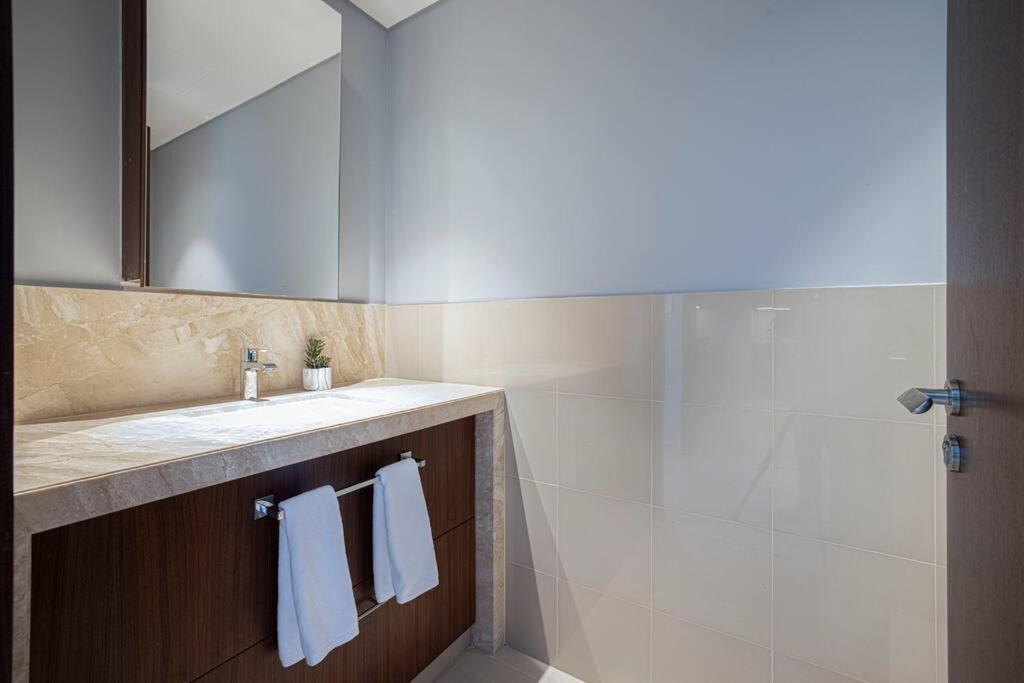 Magnificent Brand New Lux 3Br Burj & Fountain View Apartment Dubai Exterior foto